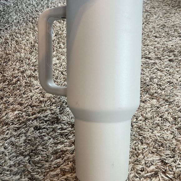 Stanley 1913 Thirst Quencher H2.O flowstate travel tumbler 40 oz Dune Matte - Picture 4 of 5